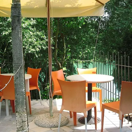 Flumen Otel *